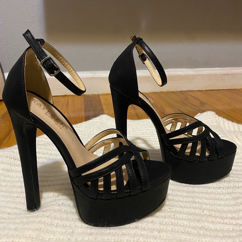 Platform stiletto heels (never worn) - Picture 2 of 4